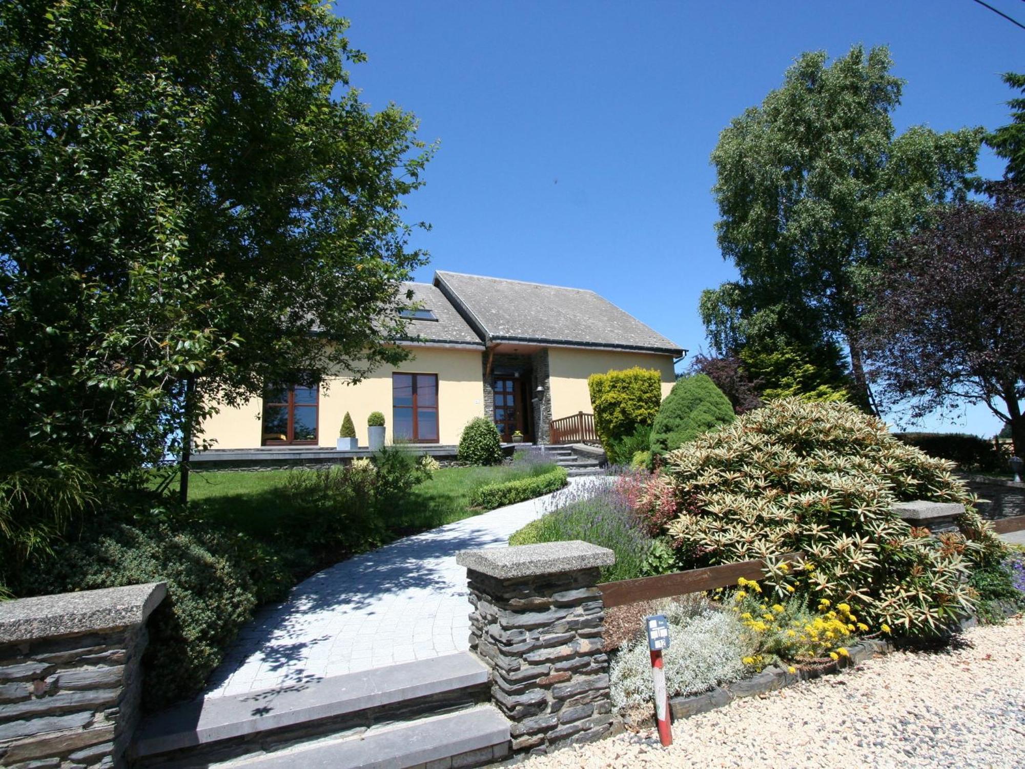 Peaceful Cottage In Ardennes With Private Terrace บาสตาญ ภายนอก รูปภาพ